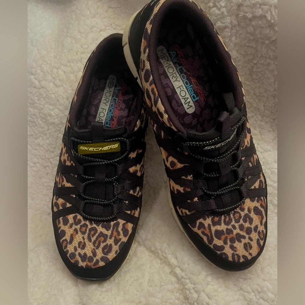 Pre-Owned Skechers Gratis - Wild Vibes Cheetah Print Sneakers